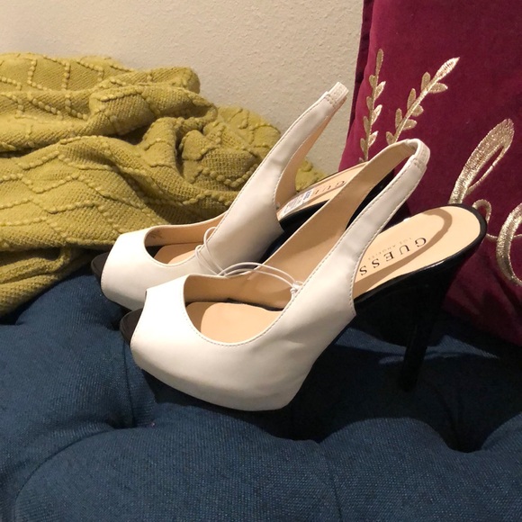GUESS BLACK/WHITE SLINGBACK PUMPS 9 NWT - Picture 2 of 11